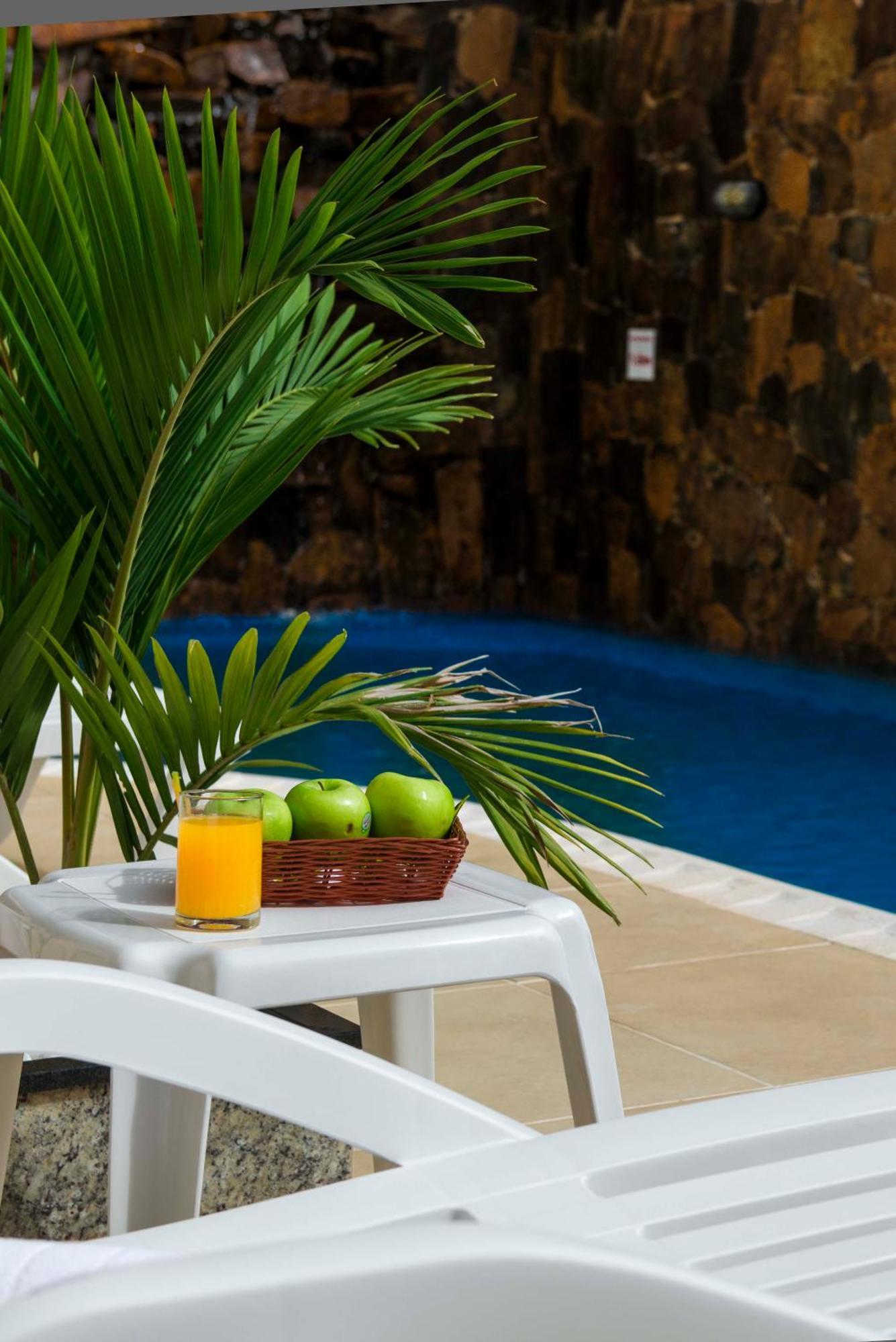 Arami Hotel & Lodge ปูแอร์โตอีกวาซู ภายนอก รูปภาพ