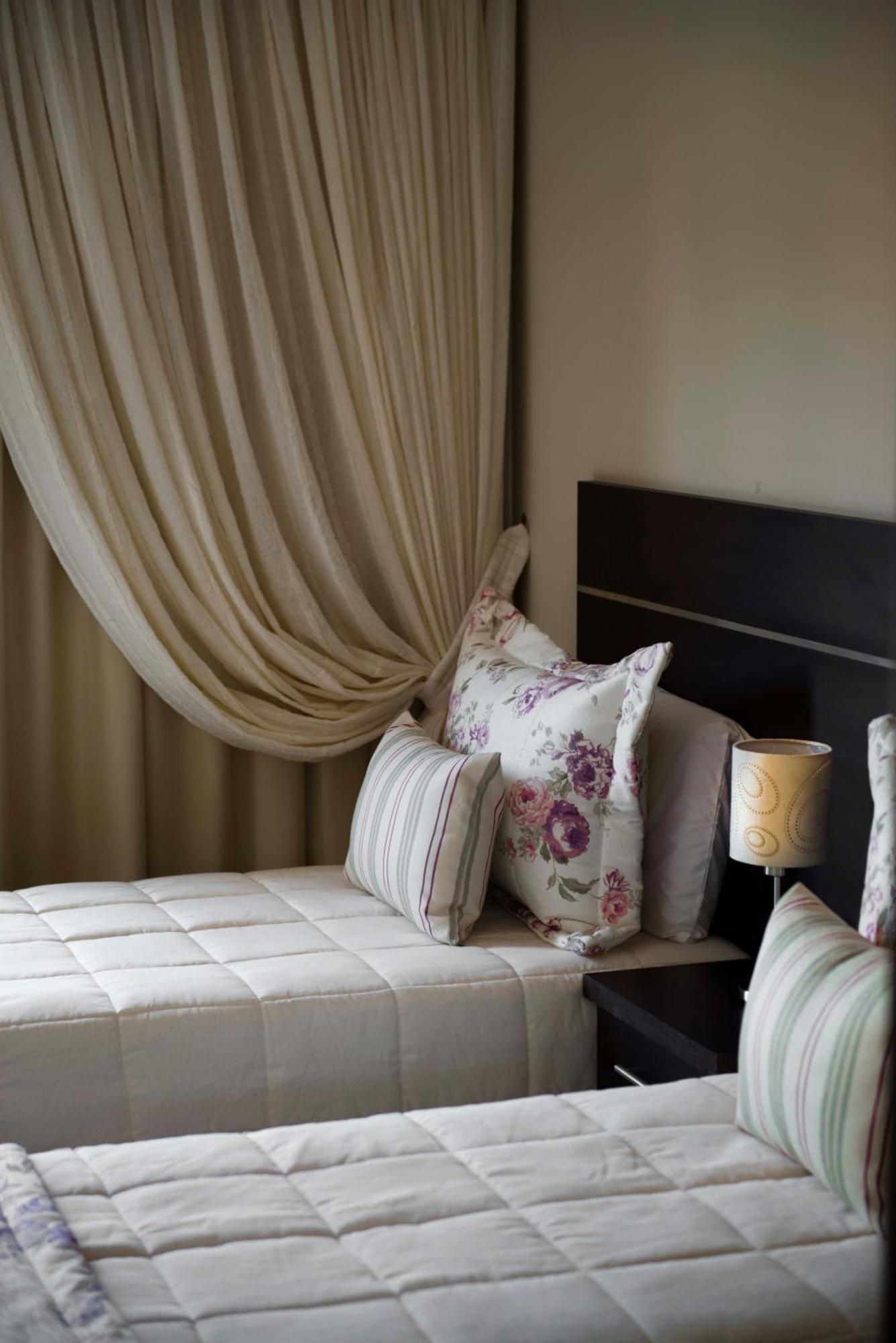 Arami Hotel & Lodge ปูแอร์โตอีกวาซู ภายนอก รูปภาพ